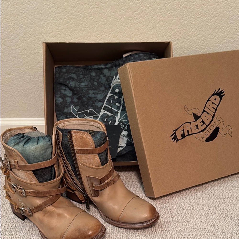 Freebird “Crue” Brown Leather Ankle Boots - Brand new never worn!